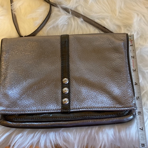 BRIGHTON ASHER organizer bag. Pewter/Grey cross body LIKE NEW condition - Picture 3 of 10